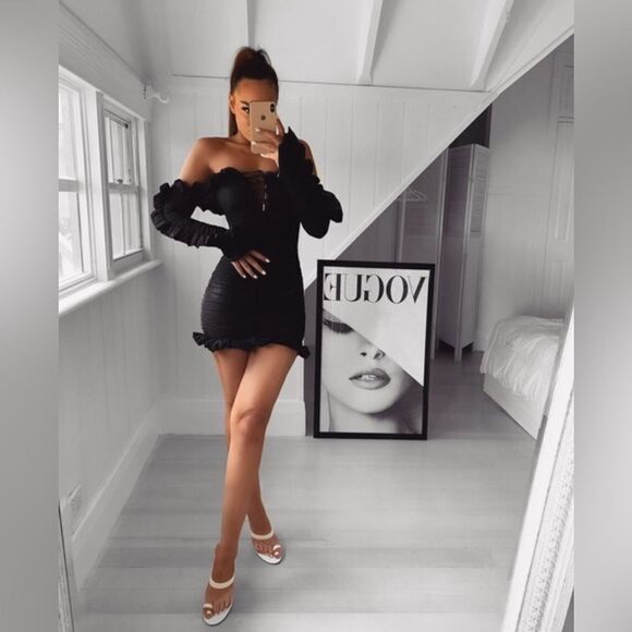 HOUSE OF CB Tatyana mini dress in black ruffle - Picture 5 of 15